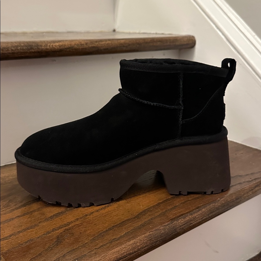 UGG Classic Ultra Mini New Heights - Black